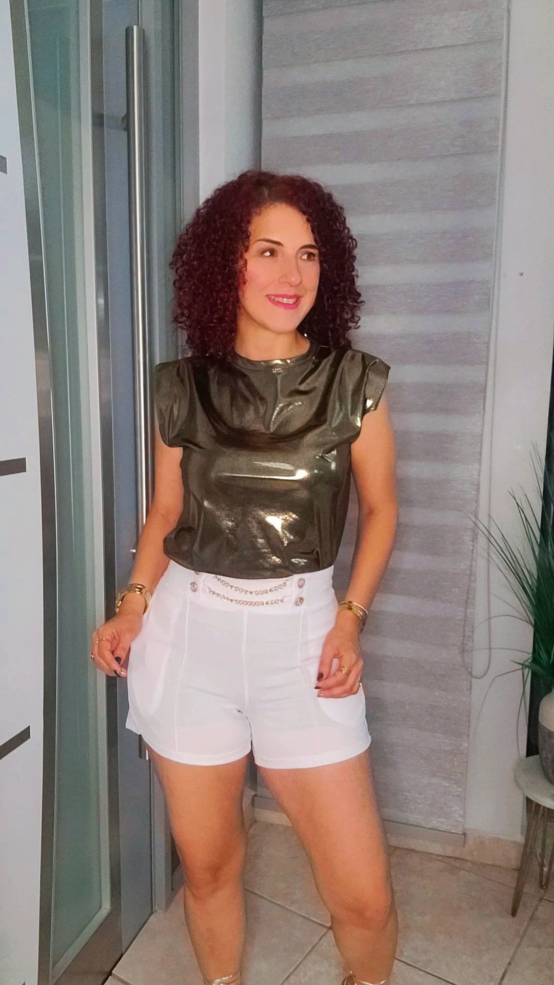 Chain pocket short-white