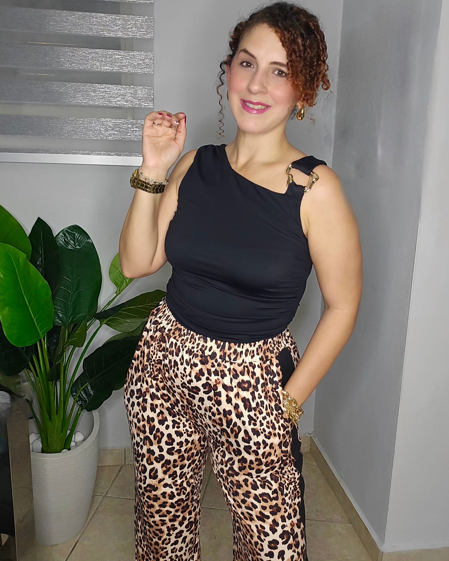 One shoulder clip solid top